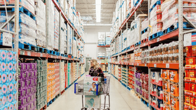 These lights' broad-spectrum illumination enhances product display, creating a visually appealing shopping environment that can influence customer buying decisions. 