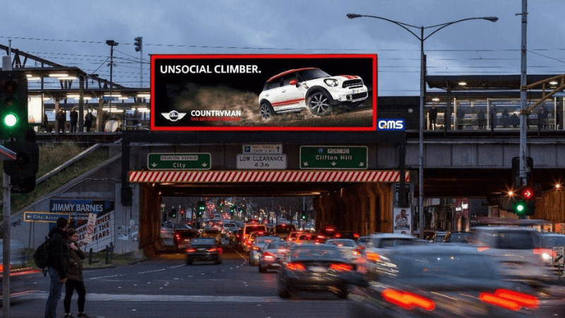 LED billboard lights are often the go-to choice. 