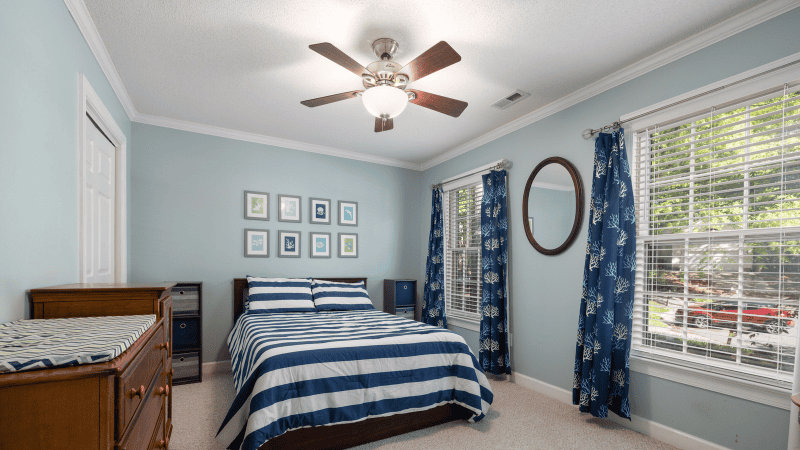 a light with the fan in the bedroom