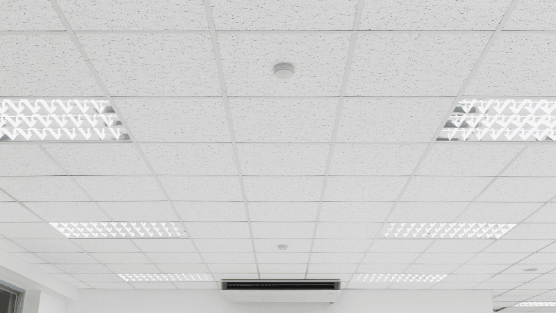ceiling height of the warehouse